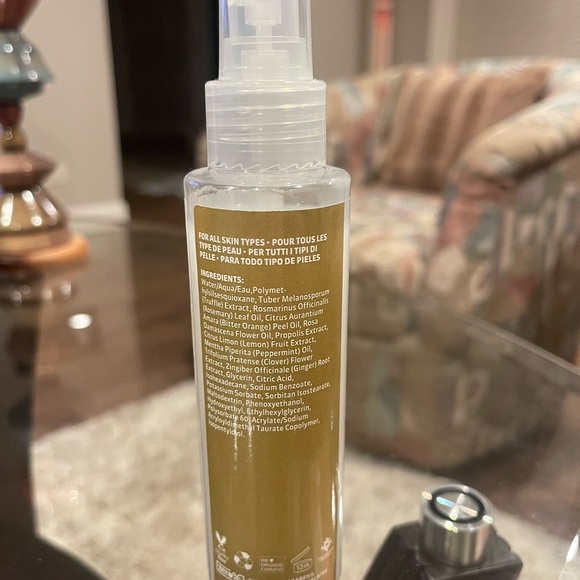 Skin & Co Truffle Therapy Illuminating Skin Refresh Mist - Picture 3 of 4